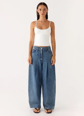 Zayn Pleated Jeans - Light Wash Blue