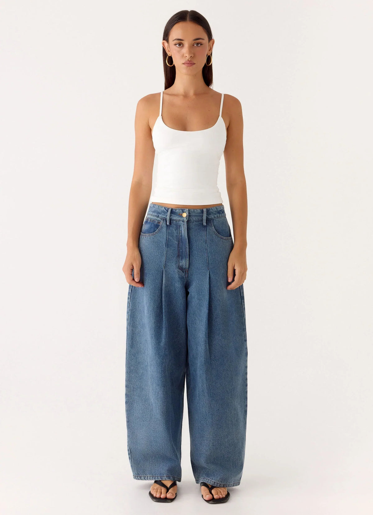 Zayn Pleated Jeans - Light Wash Blue